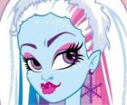 Abbey Bominable, дочь Йети 16 лет и обмен студент Monster High